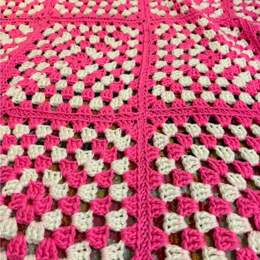Vintage Pink and White Crochet Blanket